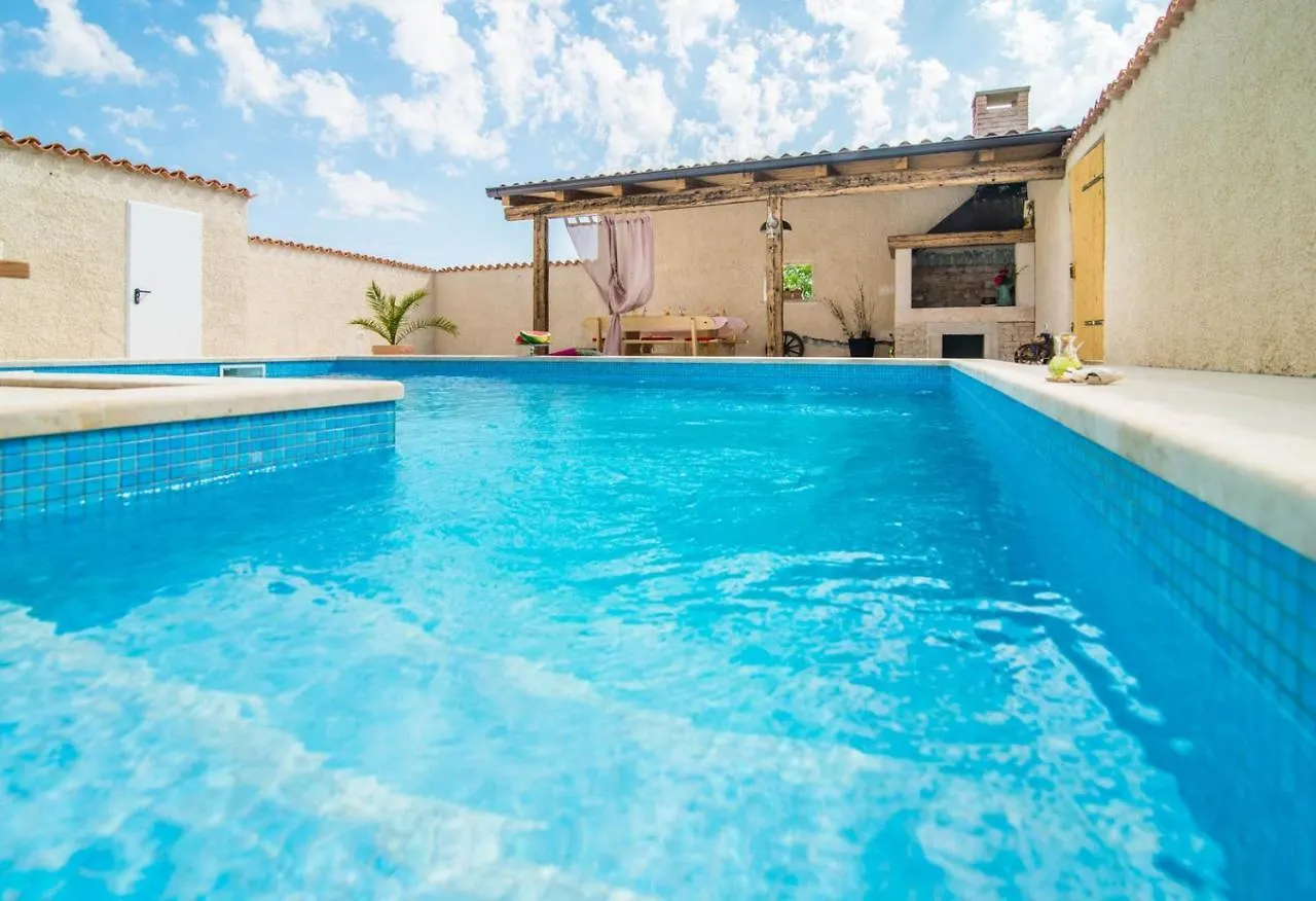 Apartment Holiday House Eleonora Barban