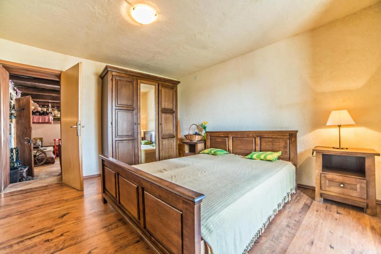 Apartment Holiday House Eleonora Barban