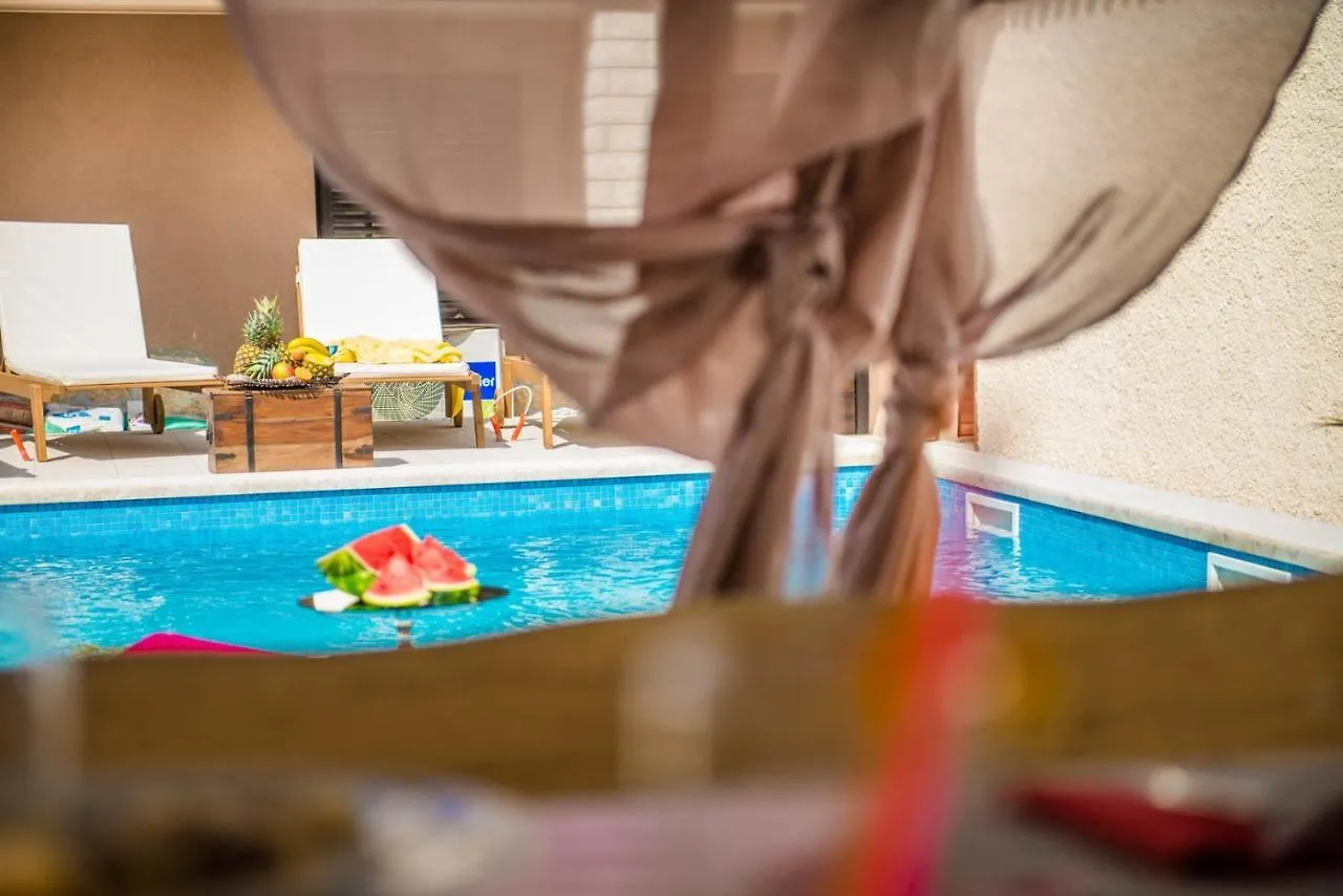 Apartment Holiday House Eleonora Barban